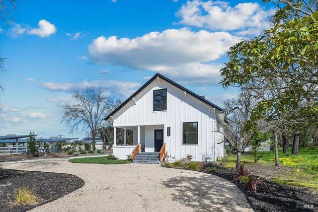 127 Pleasant Ave, Santa Rosa, CA 95403