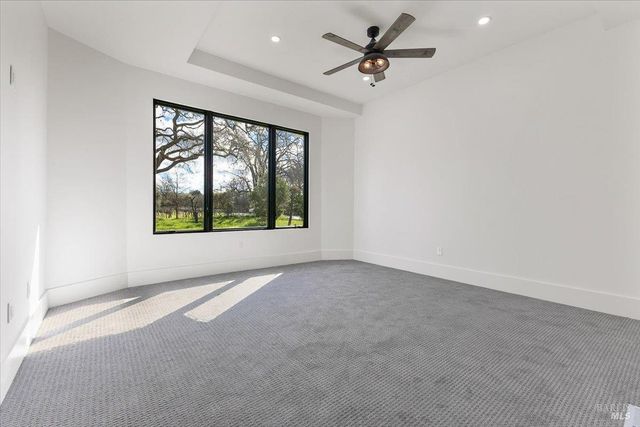 127 Pleasant Ave, Santa Rosa, CA 95403