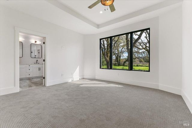 127 Pleasant Ave, Santa Rosa, CA 95403