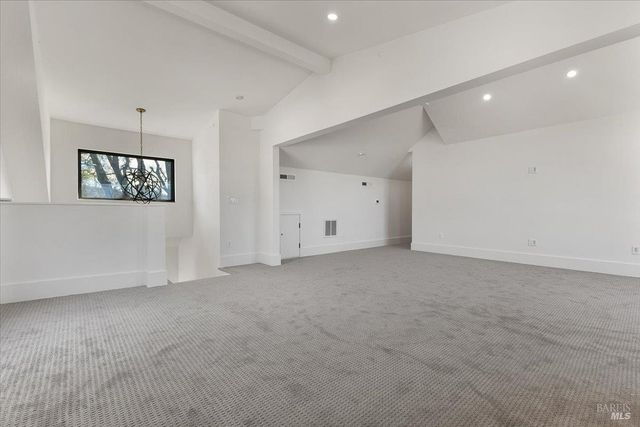 127 Pleasant Ave, Santa Rosa, CA 95403