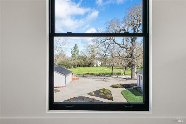 127 Pleasant Ave, Santa Rosa, CA 95403