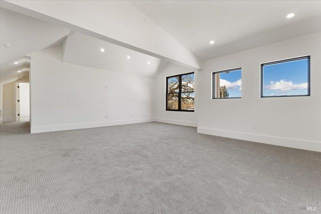 127 Pleasant Ave, Santa Rosa, CA 95403