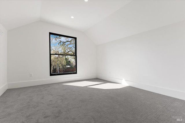 127 Pleasant Ave, Santa Rosa, CA 95403