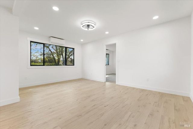 127 Pleasant Ave, Santa Rosa, CA 95403