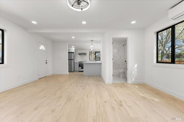 127 Pleasant Ave, Santa Rosa, CA 95403