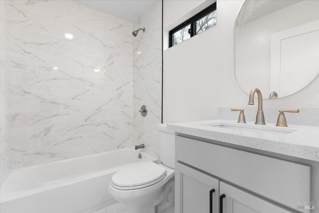 127 Pleasant Ave, Santa Rosa, CA 95403