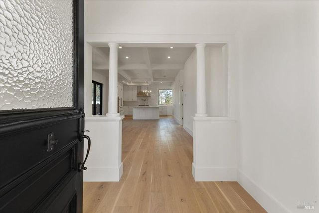 127 Pleasant Ave, Santa Rosa, CA 95403