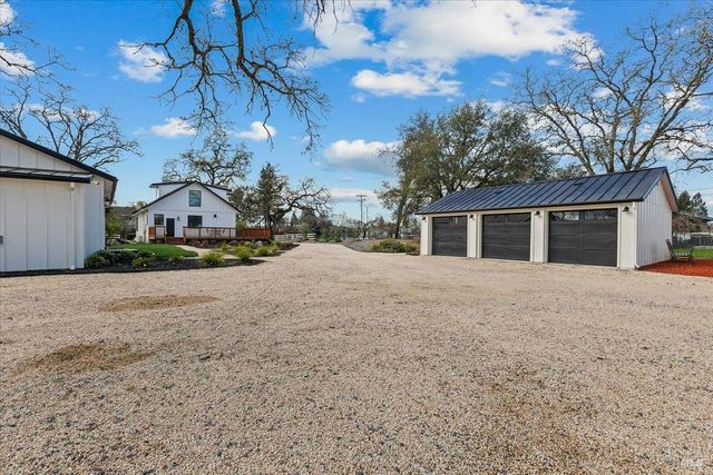 127 Pleasant Ave, Santa Rosa, CA 95403