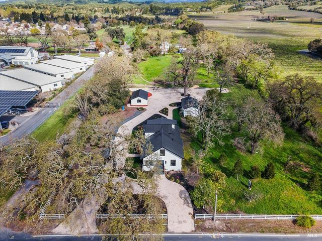 127 Pleasant Ave, Santa Rosa, CA 95403