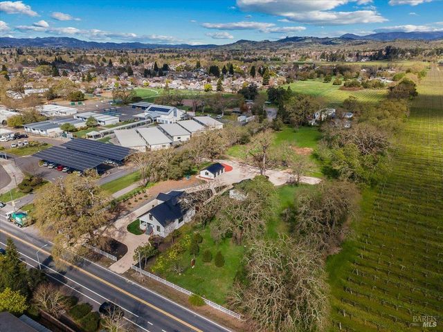 127 Pleasant Ave, Santa Rosa, CA 95403