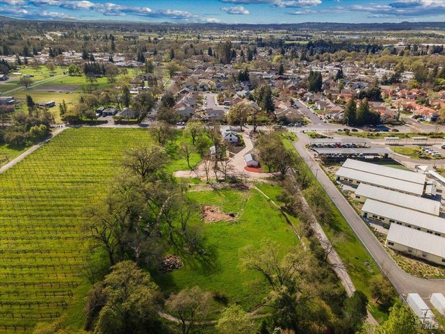 127 Pleasant Ave, Santa Rosa, CA 95403