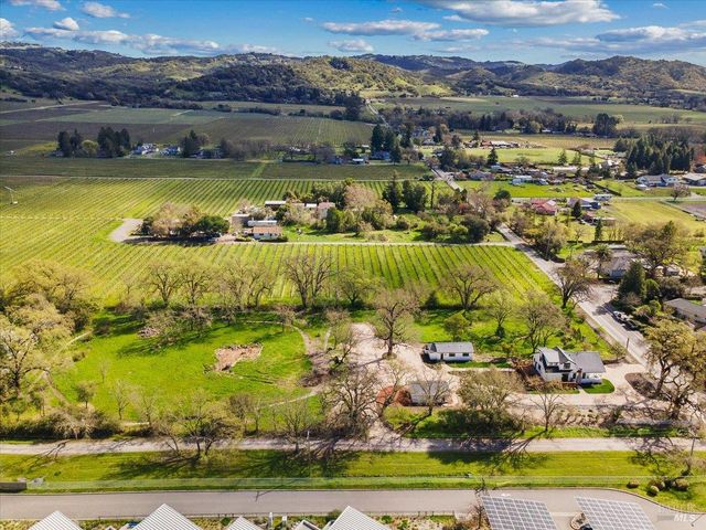 127 Pleasant Ave, Santa Rosa, CA 95403