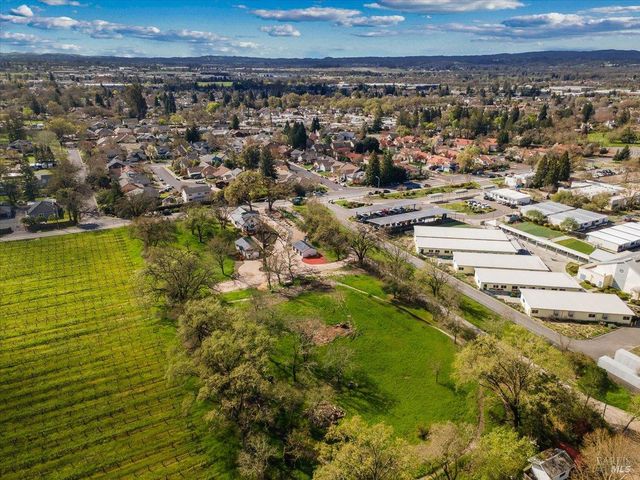 127 Pleasant Ave, Santa Rosa, CA 95403