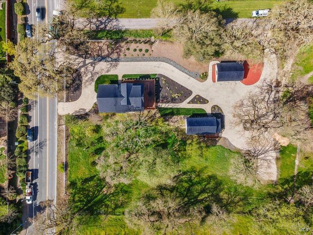 127 Pleasant Ave, Santa Rosa, CA 95403