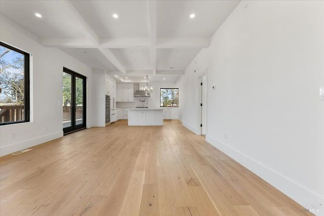 127 Pleasant Ave, Santa Rosa, CA 95403