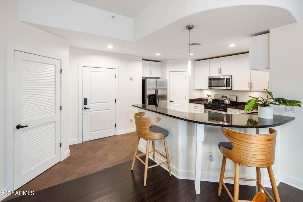 945 E PLAYA DEL NORTE Drive 5022, Tempe, AZ 85288