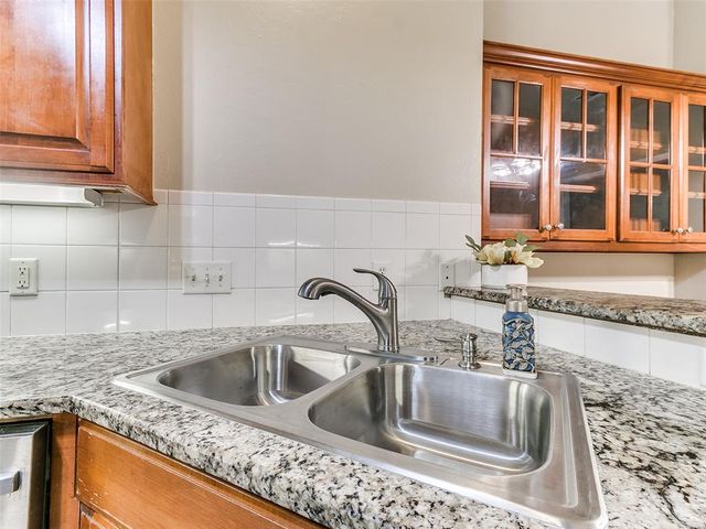 15524 Swallowtail Drive, Edmond, OK 73013