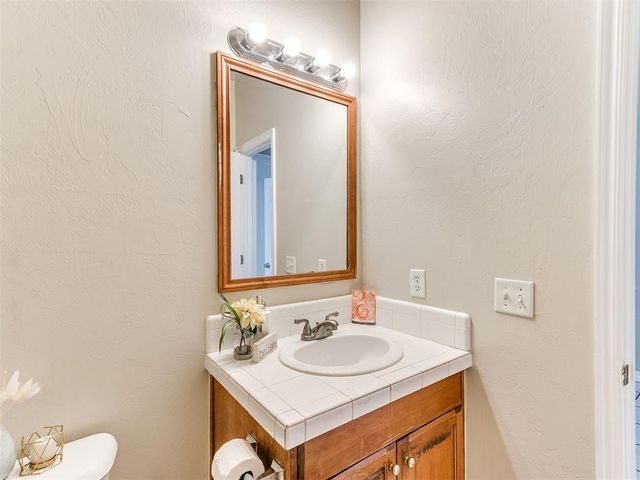 15524 Swallowtail Drive, Edmond, OK 73013