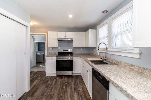 6637 Convent Boulevard, Sylvania, OH 43560