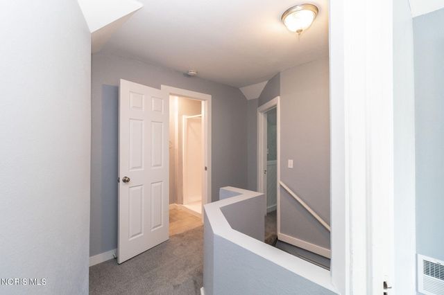 6637 Convent Boulevard, Sylvania, OH 43560