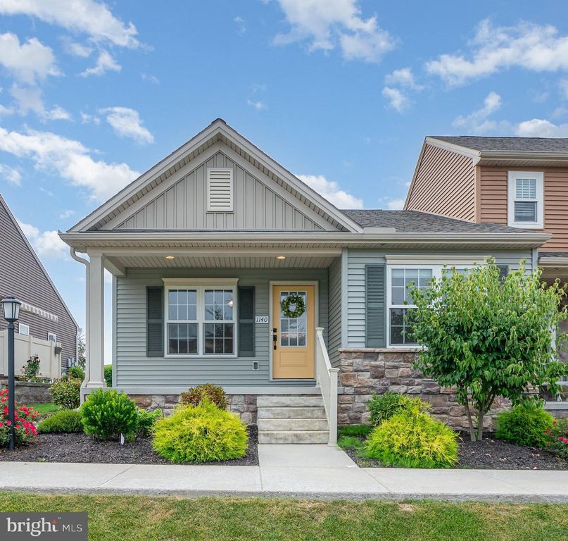 1140 LONBERRY DR, Harrisburg, PA 17111