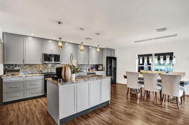 3206 TURTLE Cove, West Palm Beach, FL 33411