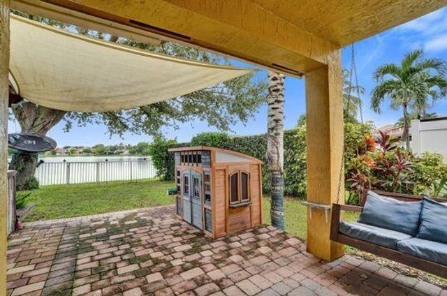 3206 TURTLE Cove, West Palm Beach, FL 33411