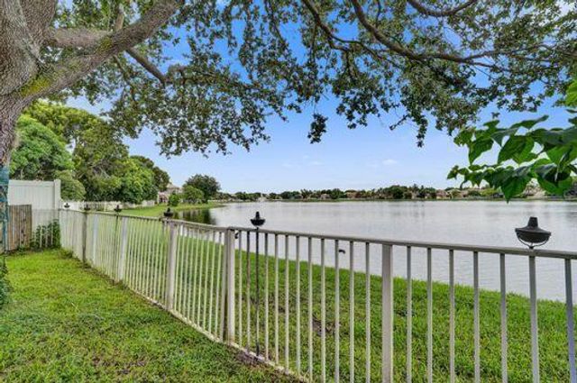 3206 TURTLE Cove, West Palm Beach, FL 33411