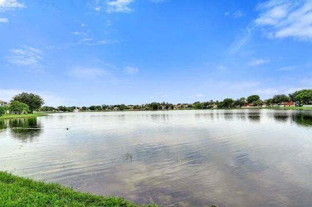 3206 TURTLE Cove, West Palm Beach, FL 33411