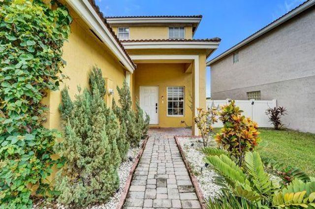 3206 TURTLE Cove, West Palm Beach, FL 33411