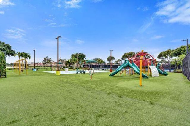 3206 TURTLE Cove, West Palm Beach, FL 33411