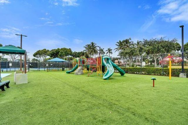 3206 TURTLE Cove, West Palm Beach, FL 33411