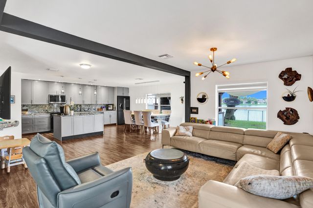 3206 TURTLE Cove, West Palm Beach, FL 33411