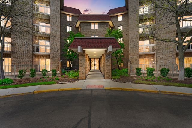 1280 Rudolph Road 4K, Northbrook, IL 60062