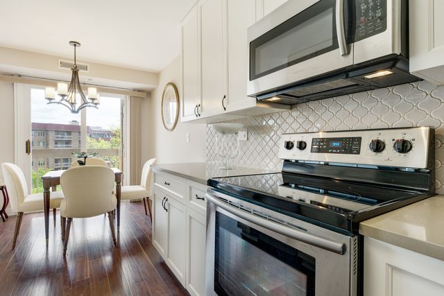 1280 Rudolph Road 4K, Northbrook, IL 60062