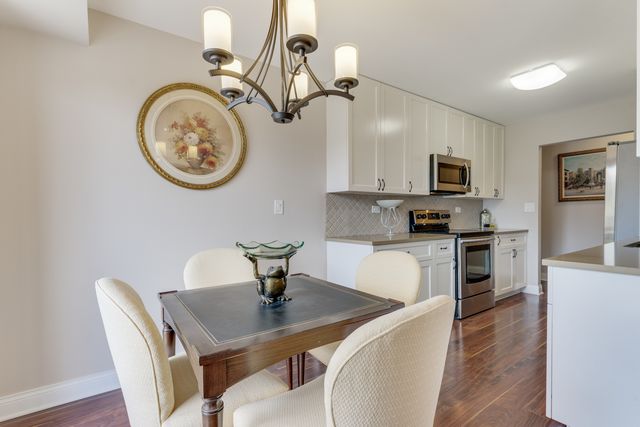 1280 Rudolph Road 4K, Northbrook, IL 60062
