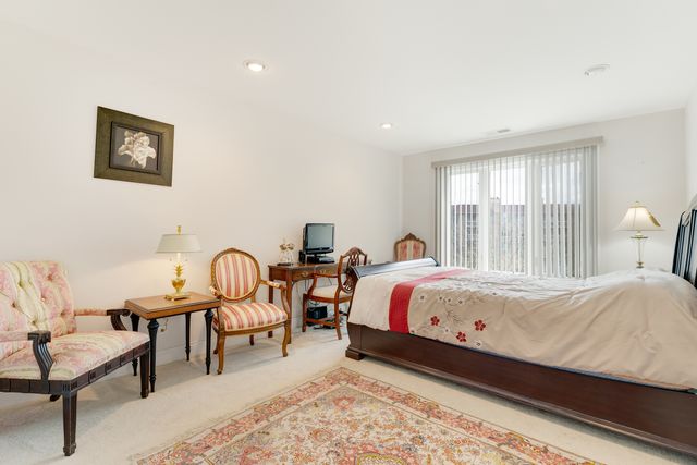1280 Rudolph Road 4K, Northbrook, IL 60062