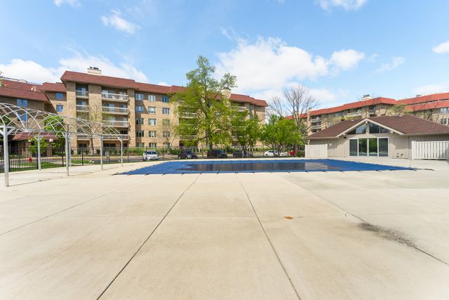 1280 Rudolph Road 4K, Northbrook, IL 60062