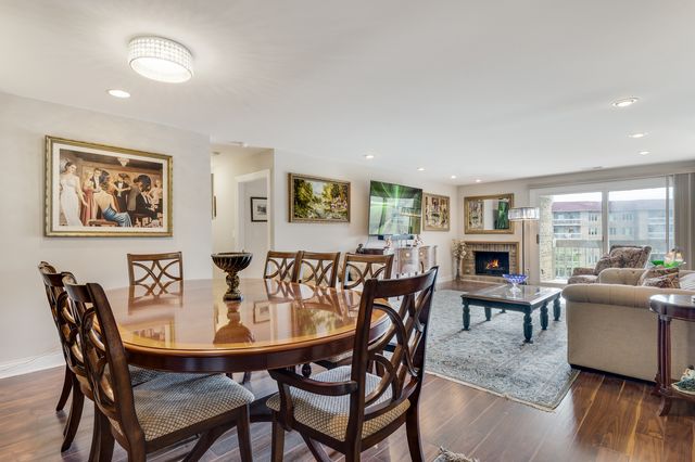 1280 Rudolph Road 4K, Northbrook, IL 60062