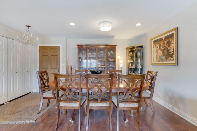 1280 Rudolph Road 4K, Northbrook, IL 60062