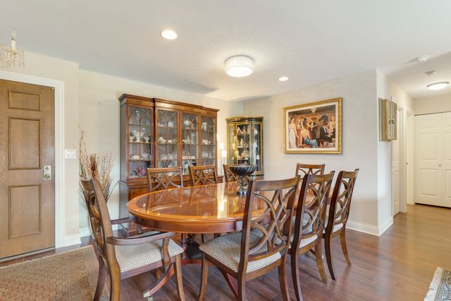 1280 Rudolph Road 4K, Northbrook, IL 60062