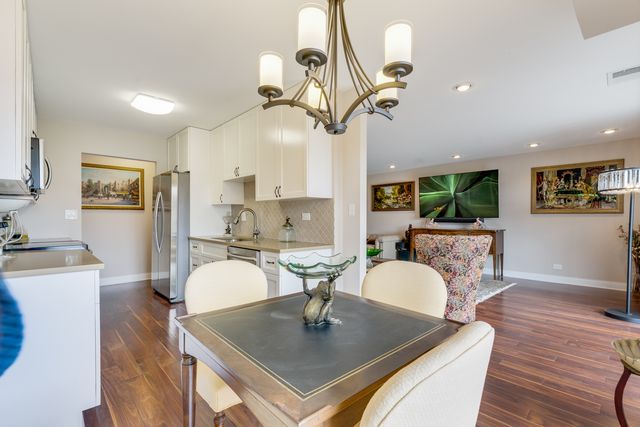 1280 Rudolph Road 4K, Northbrook, IL 60062