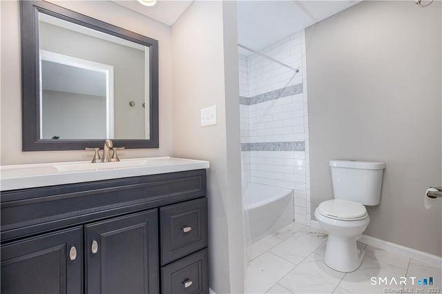 266 Conestoga Way 266, Glastonbury, CT 06033