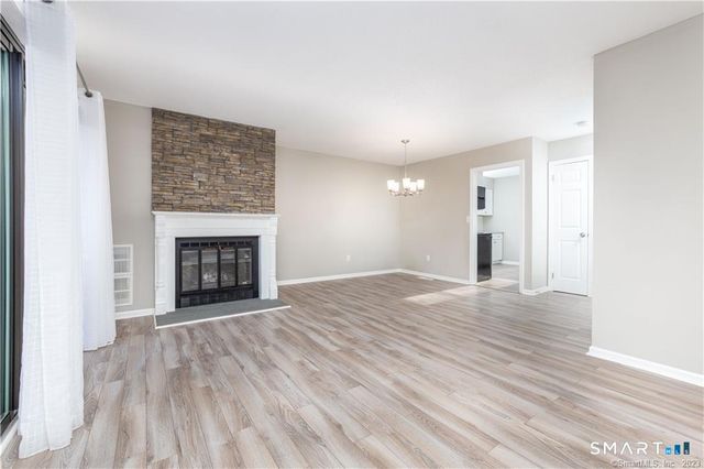 266 Conestoga Way 266, Glastonbury, CT 06033