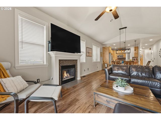 14724 SASSAFRAS Way, Oregon City, OR 97045