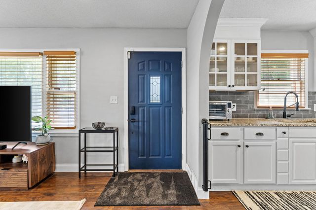 547 11th Avenue N, South Saint Paul, MN 55075