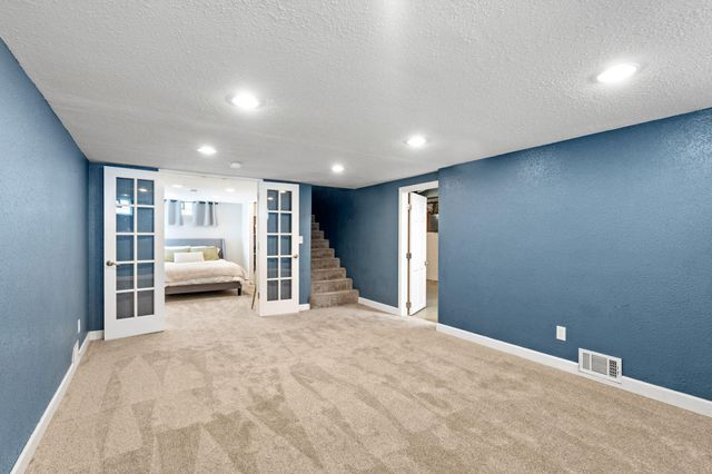 547 11th Avenue N, South Saint Paul, MN 55075