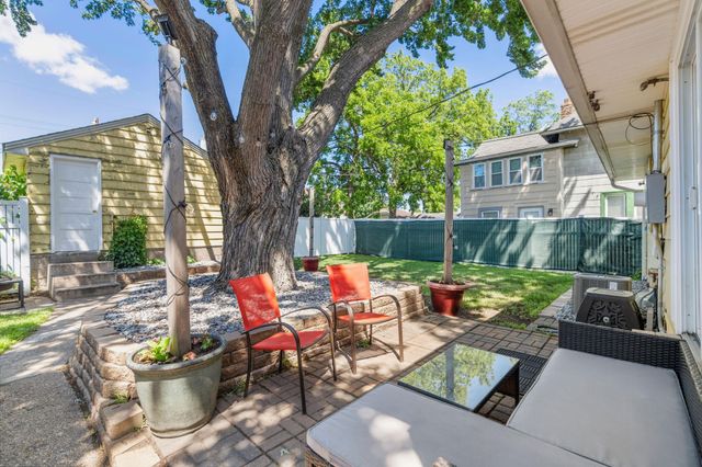 547 11th Avenue N, South Saint Paul, MN 55075