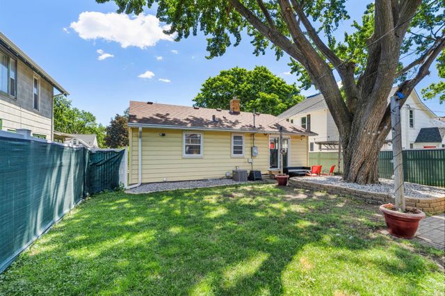 547 11th Avenue N, South Saint Paul, MN 55075
