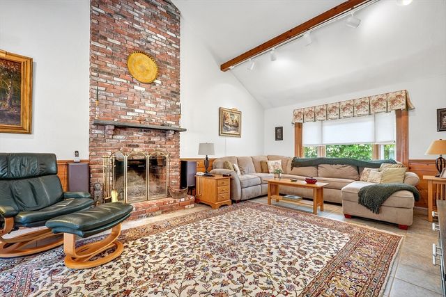 15 Devincent Dr, Stow, MA 01775